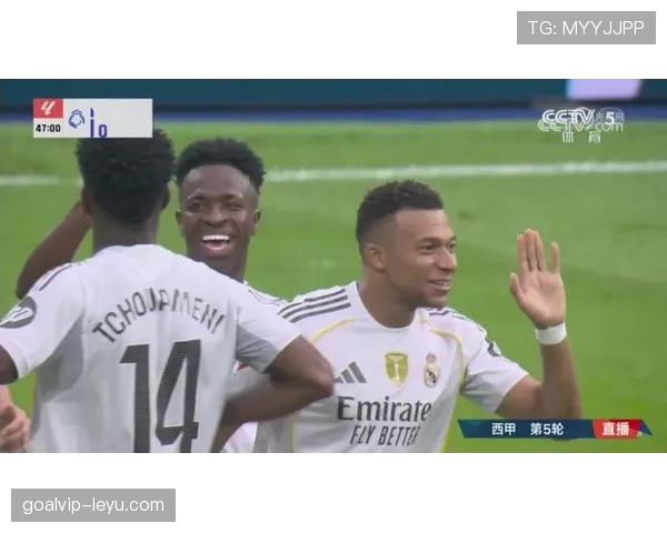 维尼修斯 vs 姆巴佩:现代边锋战术角色与终结效率的全方位对比 维尼修斯 vs 姆巴佩:现代边锋战术角色与终结效率的全方位对比